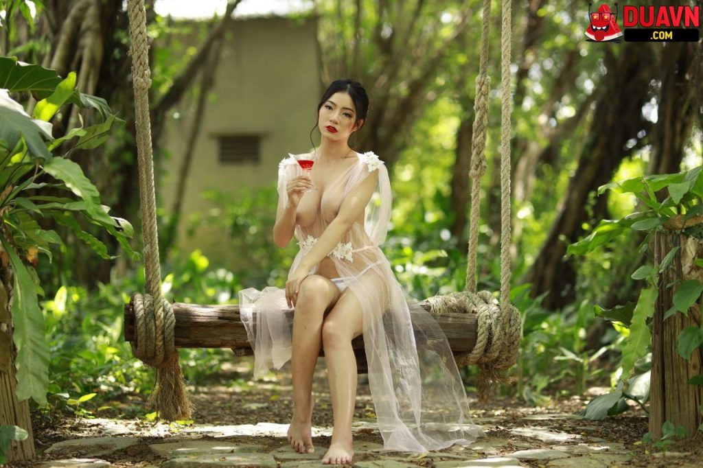 Hậu trường chụp ảnh mẫu nude (nhiều mẫu)