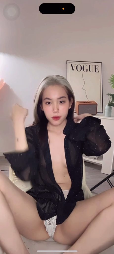 Nguyễn Thị Hồng Thắm – Em gái cực xinh lộ clip chat sex với bạn trai
