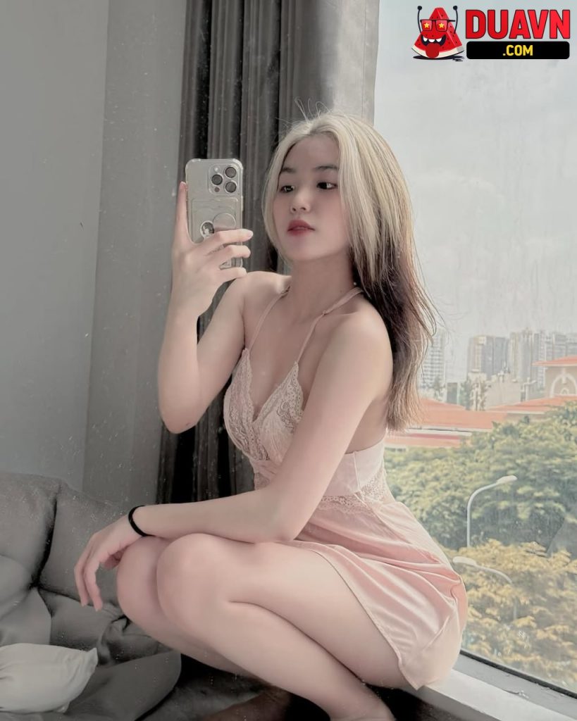 Nguyễn Thị Hồng Thắm – Em gái cực xinh lộ clip chat sex với bạn trai