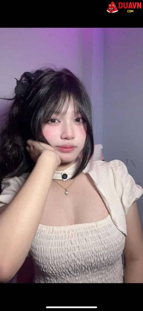 Tiktoker Huyền Trang (Misaki) lộ clip call sex