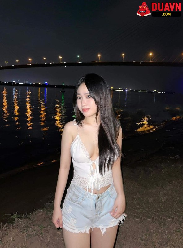 Hotgirl dáng đẹp vú to đít bự lộ clip nóng