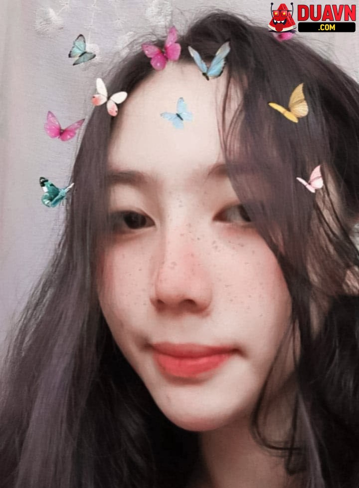 Thảo Vy – gái xinh thích khoe bím