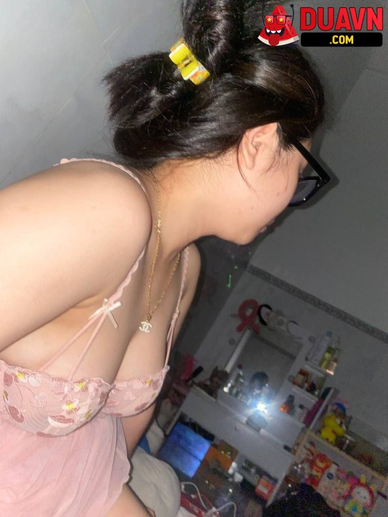 Kim Nhung – Lộ clip bú cu bạn trai