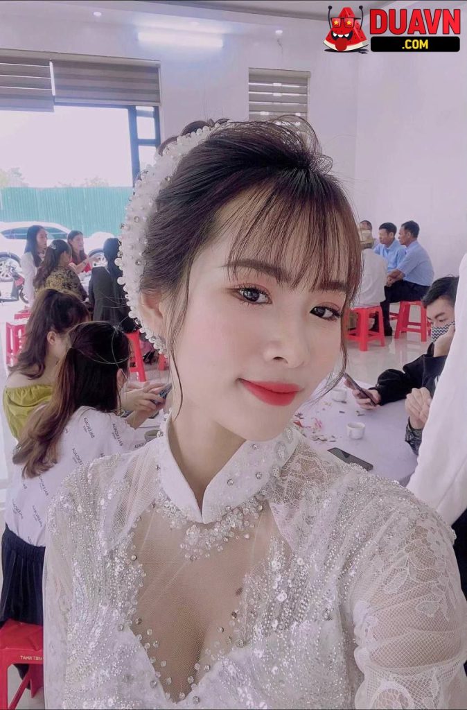 Yên Phạm – Gái spa với quả body gây nứng cực mạnh