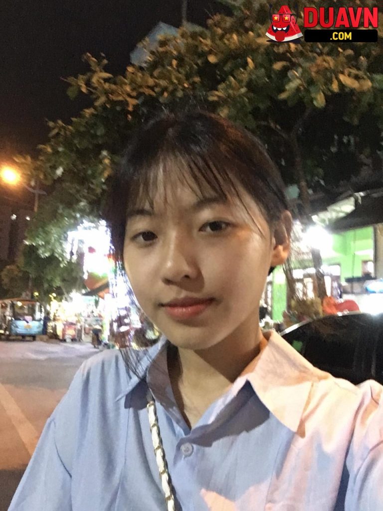 Thần dâm mỗi ngày call video sex với trai lạ