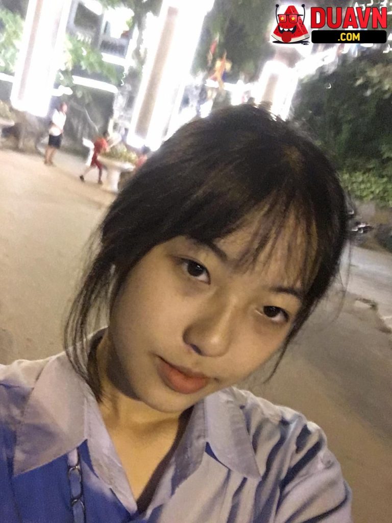 Thần dâm mỗi ngày call video sex với trai lạ