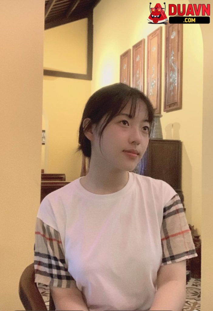 Thần dâm mỗi ngày call video sex với trai lạ