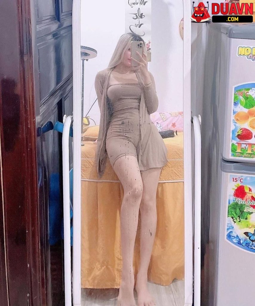 Hoàng Ngô An Thuyên – Gái gym mông to thích show hàng