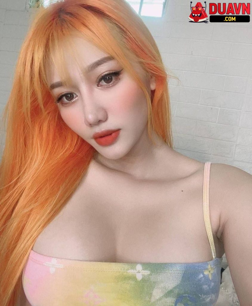 Hoàng Ngô An Thuyên – Gái gym mông to thích show hàng