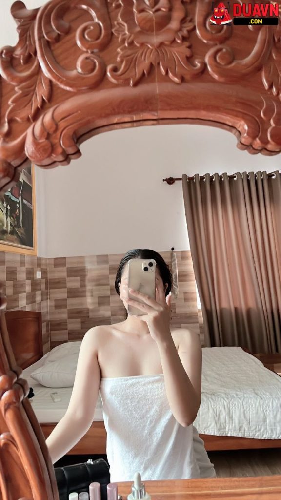 Bích Ngọc – da trắng body cực ngon lộ ảnh và clip full không che
