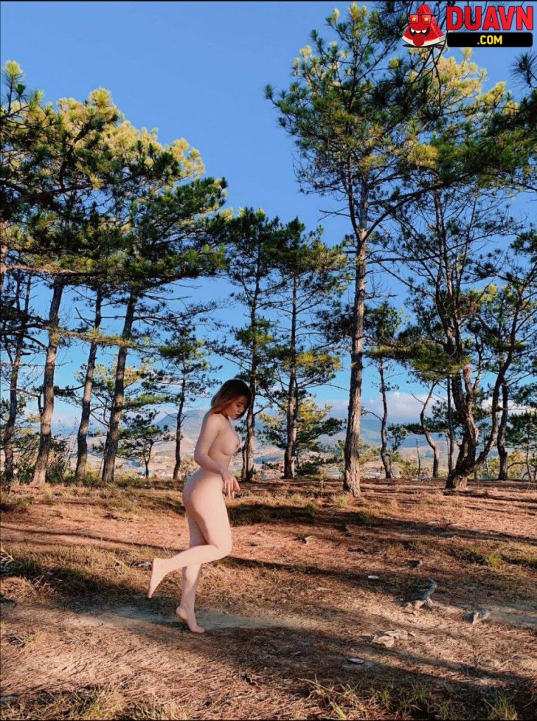chantrista – Nude giữa thiên nhiên