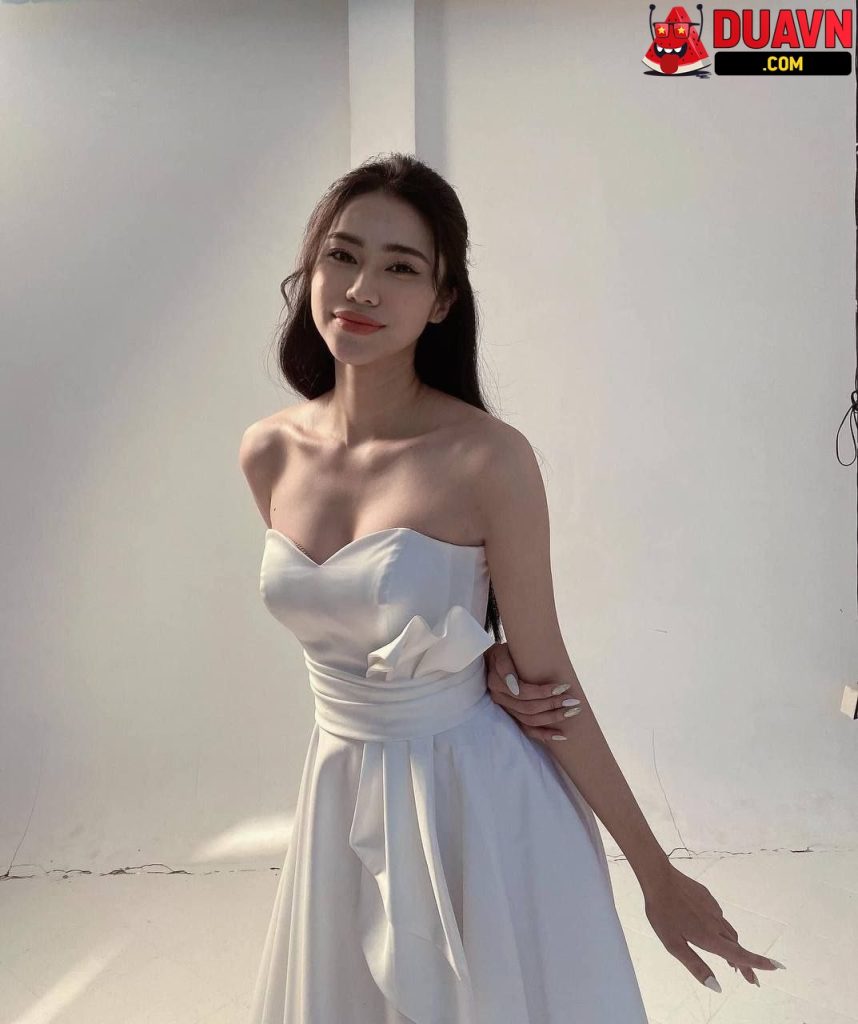 Em gái có sở thích mặc đồ thỏ khi địt nhau