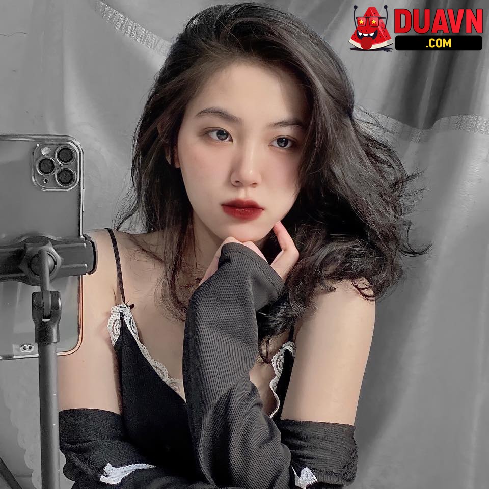 Nguyễn Thị Hồng Thắm – Em gái cực xinh lộ clip chat sex với bạn trai