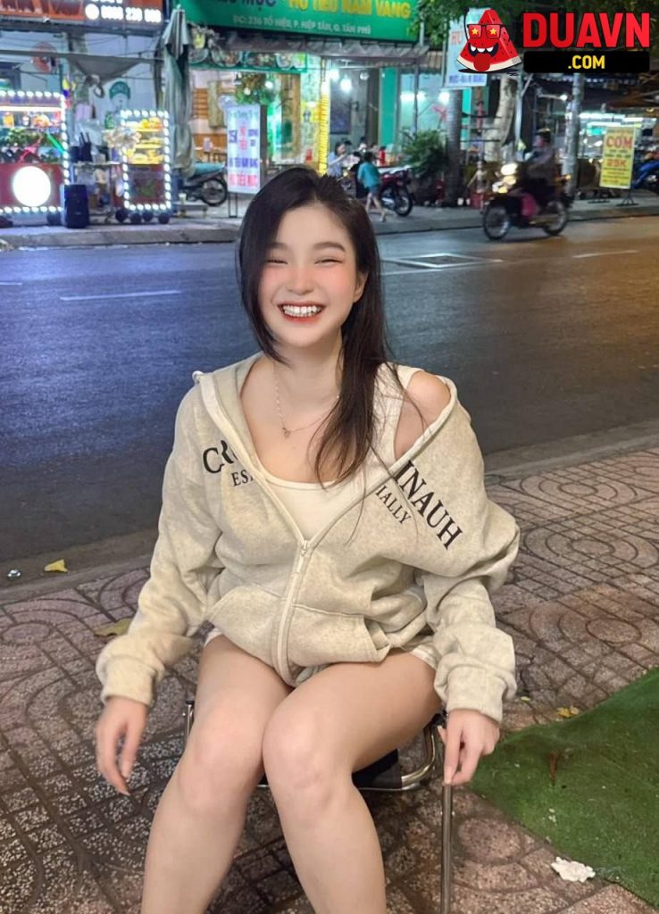 Em sinh viên ngọt nước lộ clip địt nhau với bạn trai