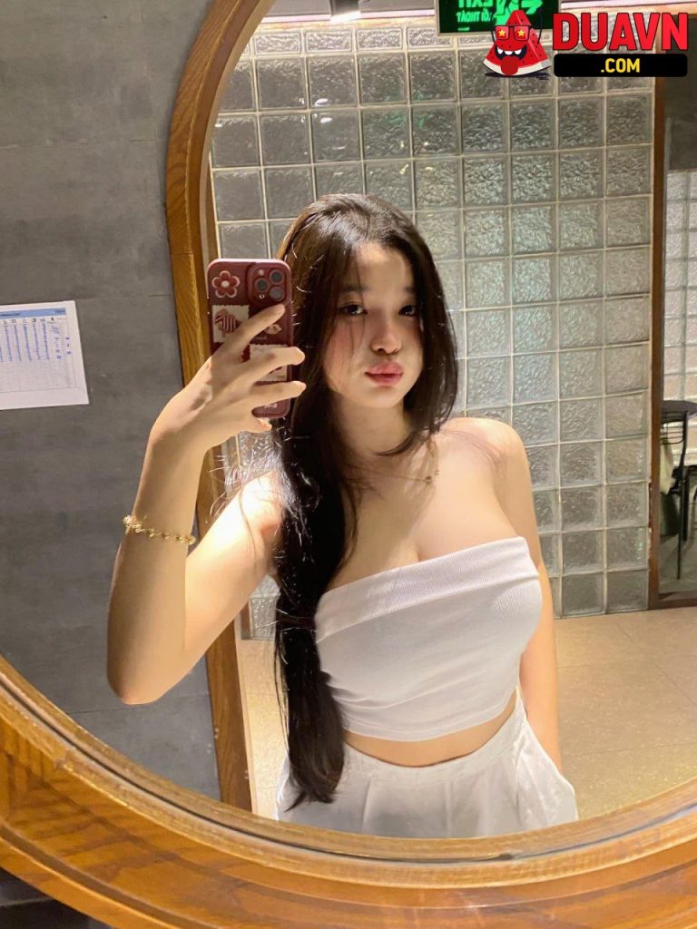 Em sinh viên ngọt nước lộ clip địt nhau với bạn trai