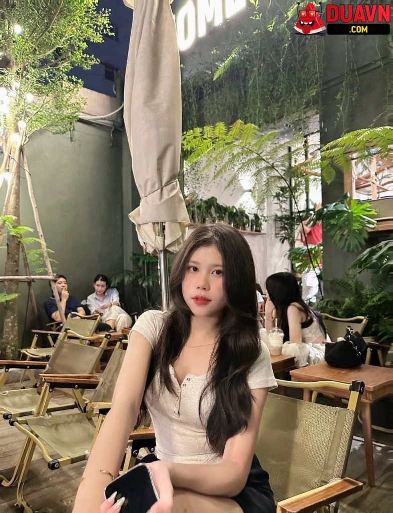 Jenny Phạm – Hot girl Phú Thọ lộ clip bú cu bạn trai