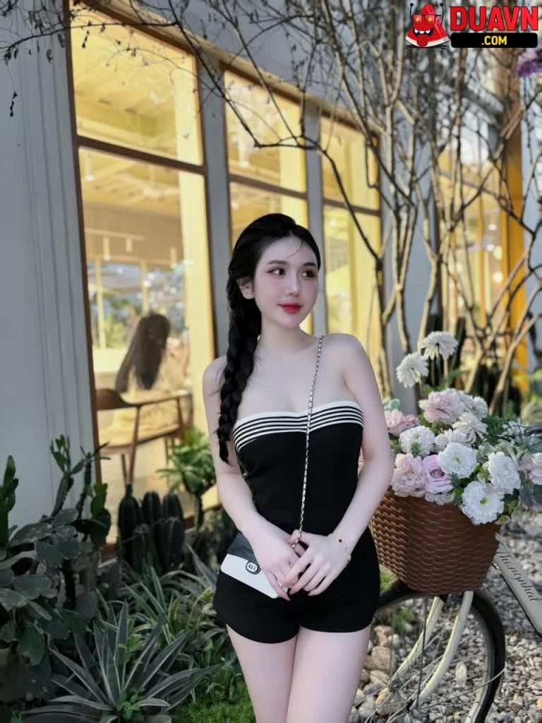 Mai Nguyễn – Hot girl lộ clip khoe vú, bú cu cực hot