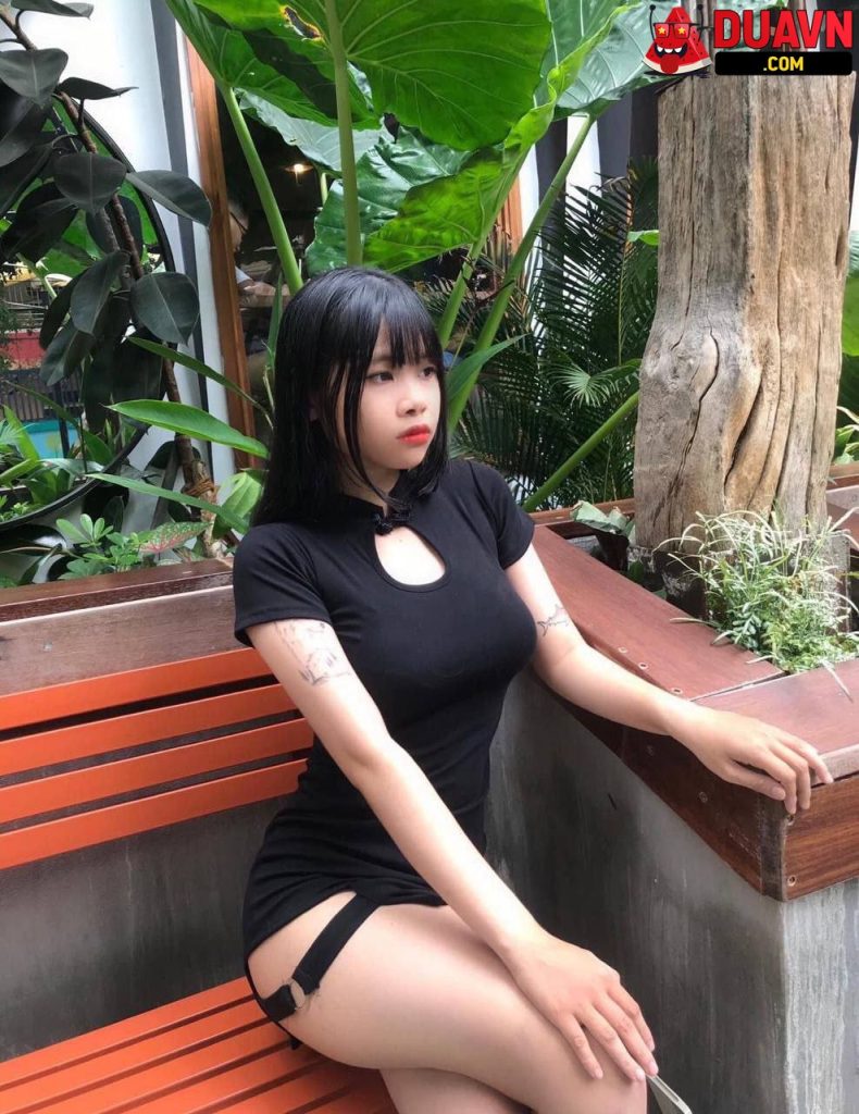 Em gái vú to bị bạn trai chơi xong bỏ, không nhận con
