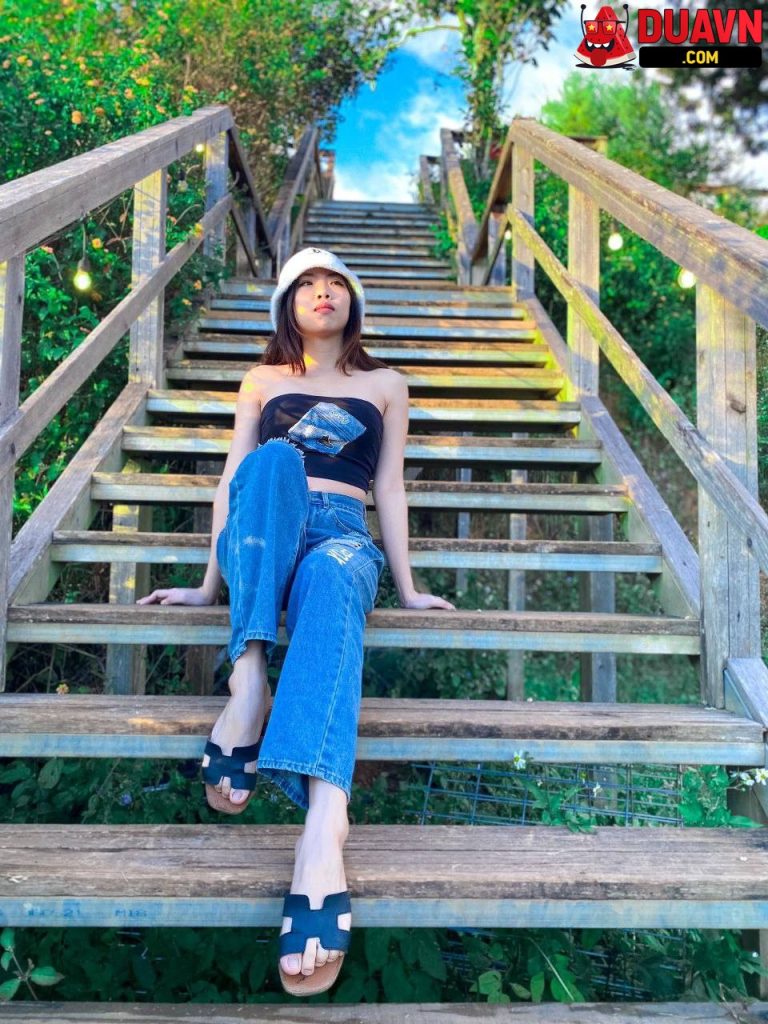 Thu Hà – gái dâm thích đút sextoy vào đít