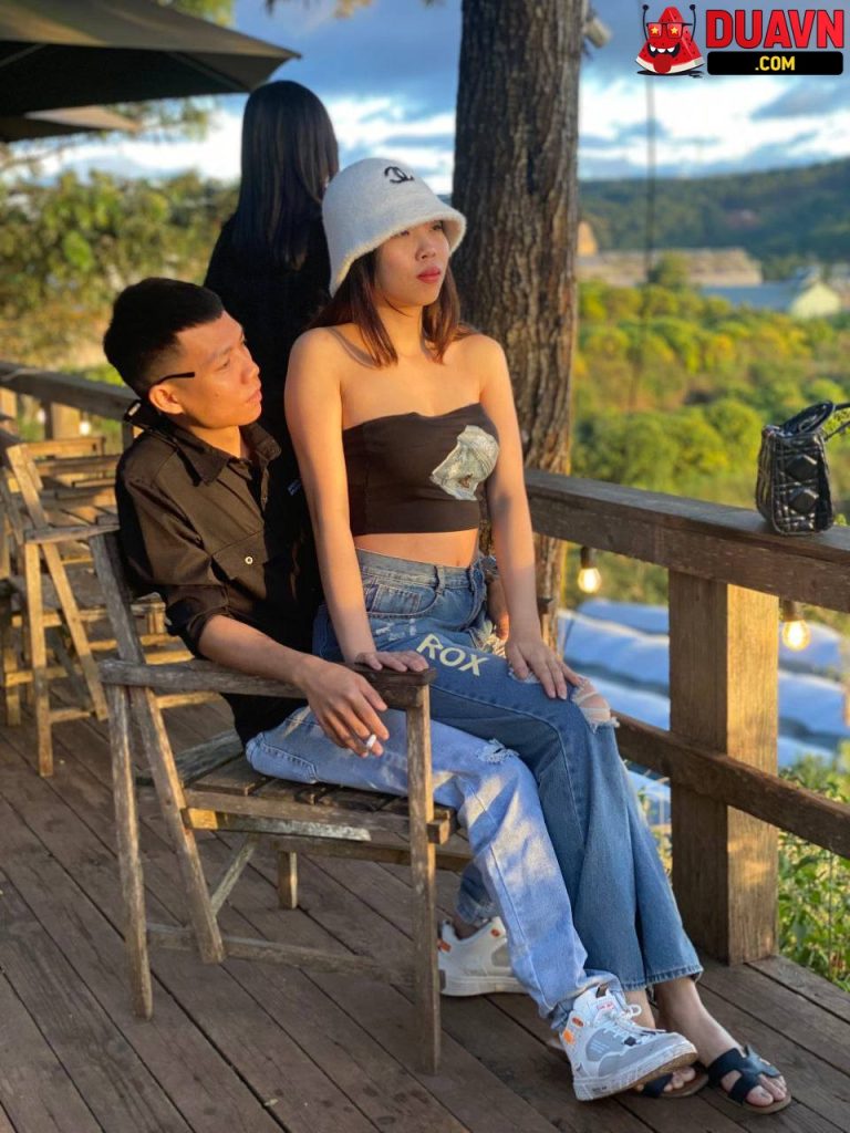 Thu Hà – gái dâm thích đút sextoy vào đít