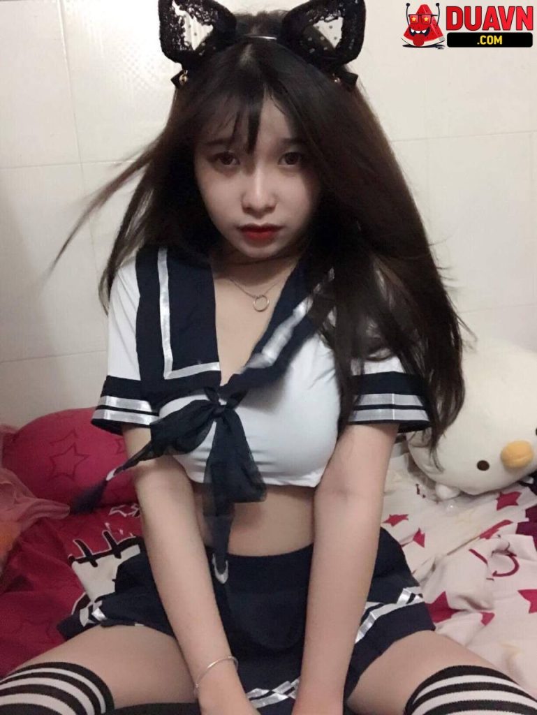 Tiên – Nhân viên TGDĐ lộ clip bú cu xuất tinh lên mặt