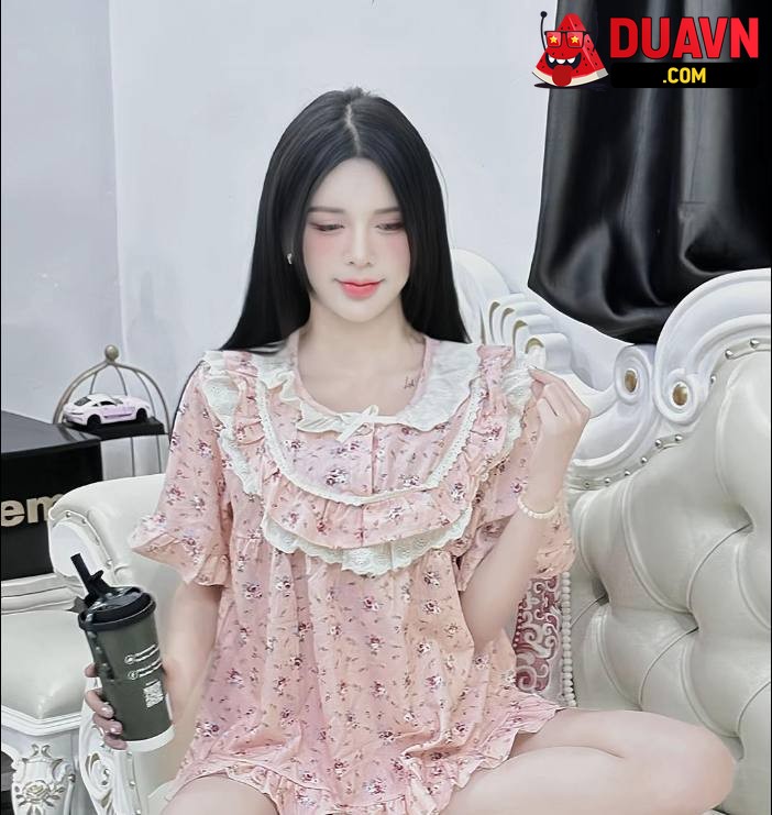 Trần Hiên – Tưởng ngoan hiền nhưng là thiên thần dâm đãng