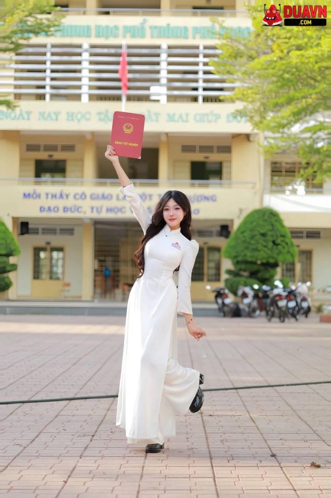 Trịnh Lê Thảo Nguyên – Em gái lộ clip địt ăn mừng tốt nghiệp cấp ba