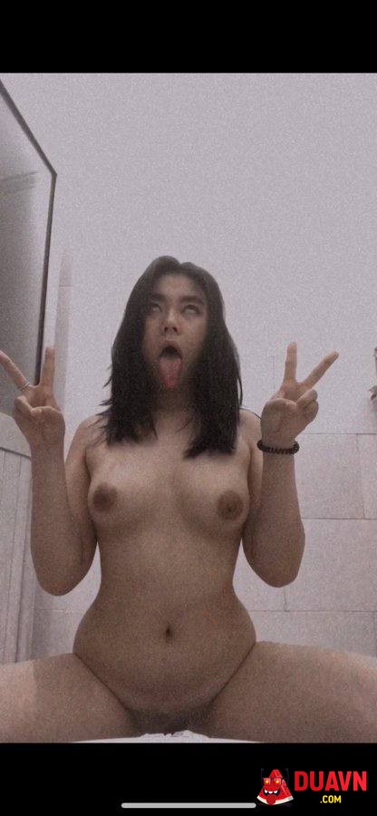 Đêm khuya cởi đồ giữa đường tìm cảm giác lạ