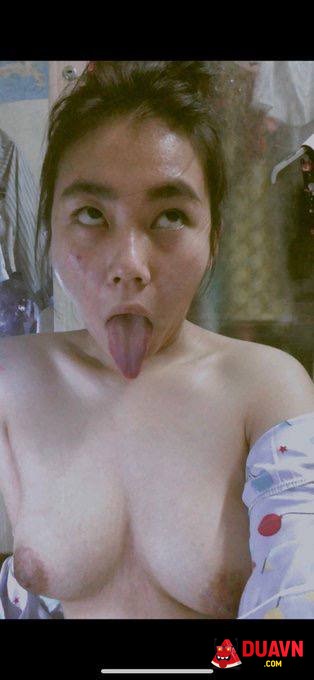 Đêm khuya cởi đồ giữa đường tìm cảm giác lạ