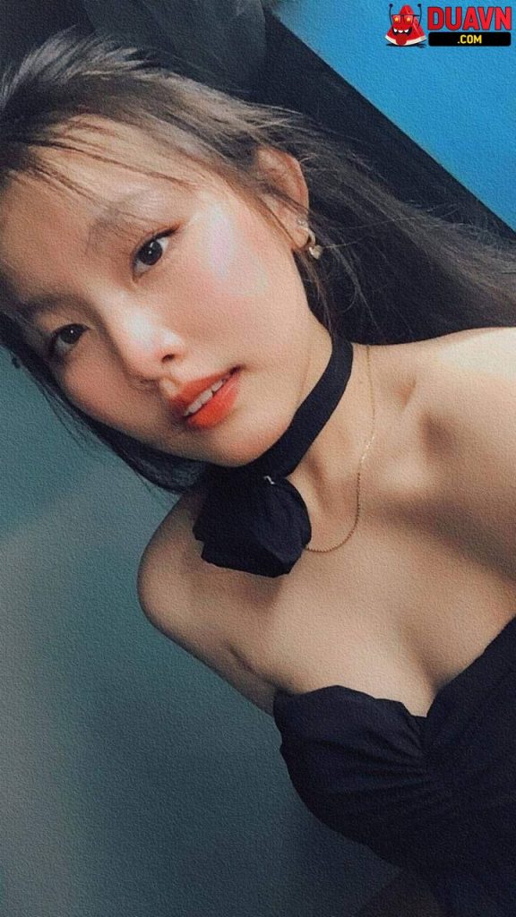 Cặp đôi trẻ tự quay clip sex rồi bị lộ