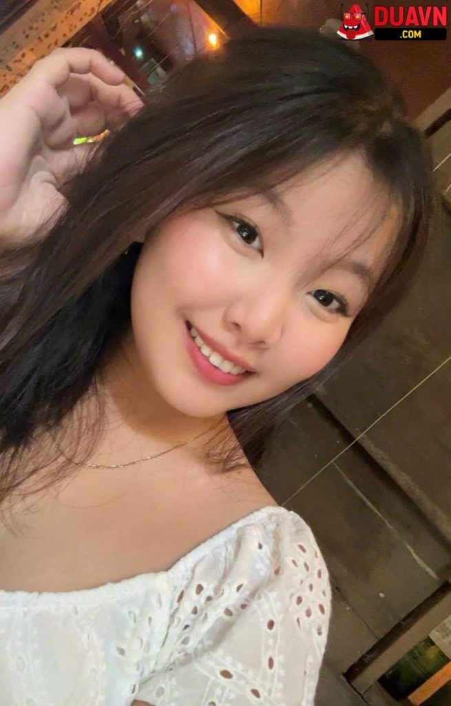 Cặp đôi trẻ tự quay clip sex rồi bị lộ
