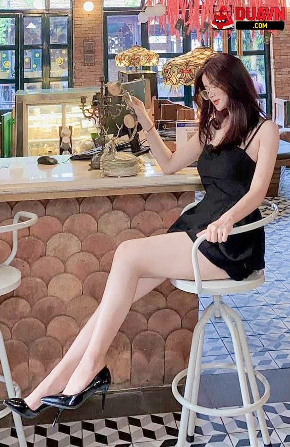 Em chân dài lên đỉnh với bạn trai