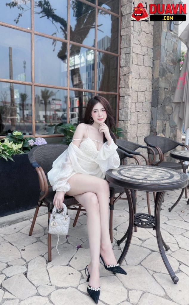 Tiktoker Huyền Trang lộ clip call sex