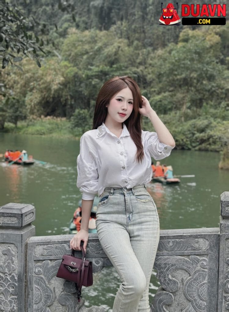 Tiktoker Huyền Trang lộ clip call sex
