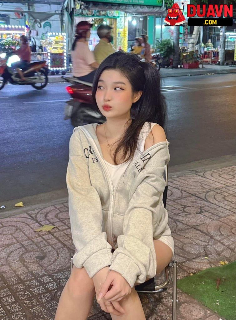 Em sinh viên ngọt nước lộ clip địt nhau với bạn trai