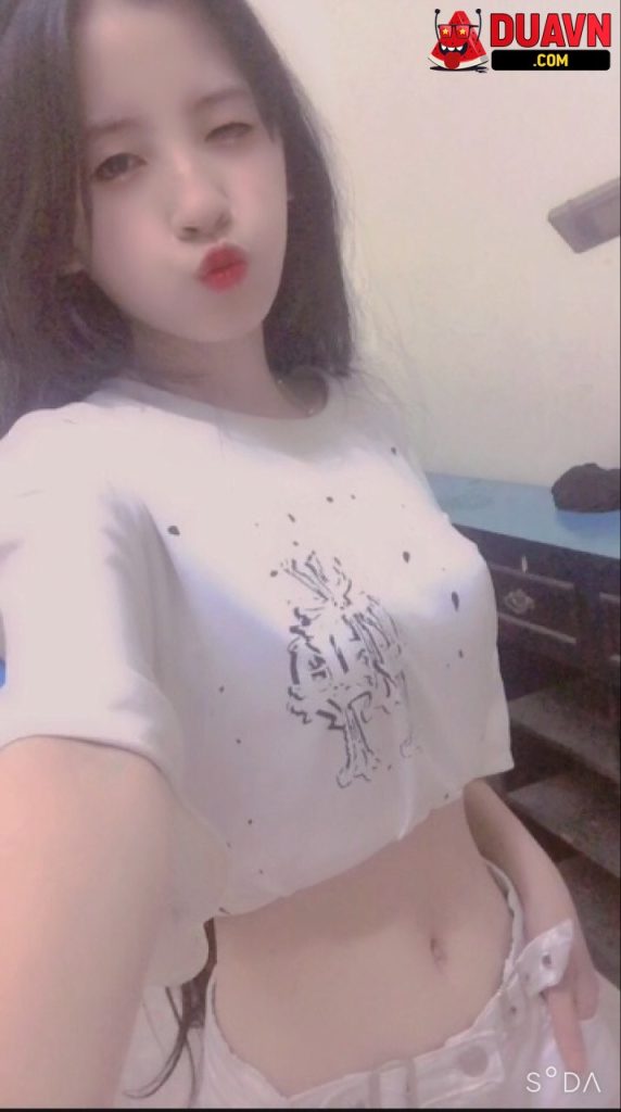 Mặt học sinh nhưng body phụ huynh