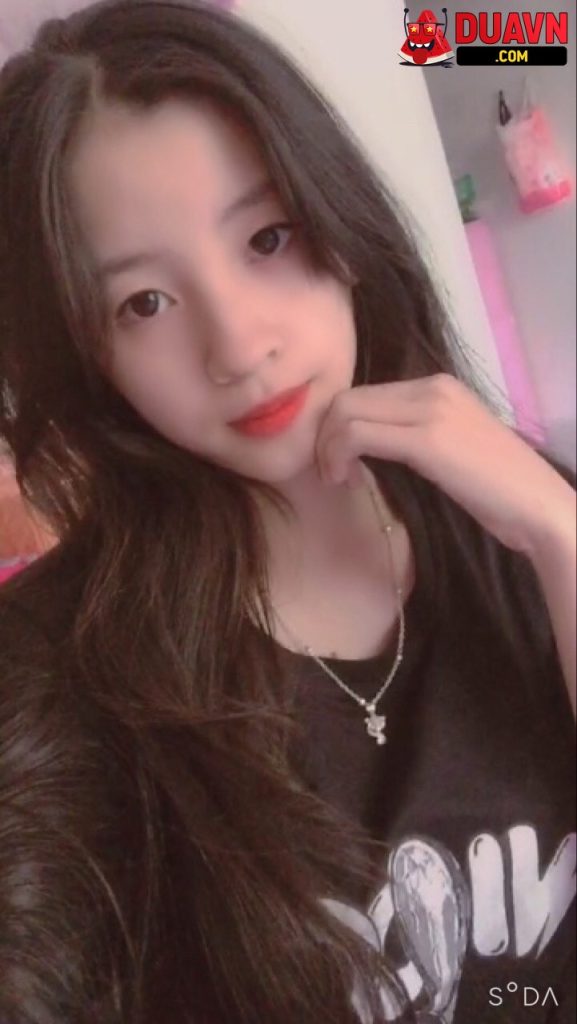 Mặt học sinh nhưng body phụ huynh