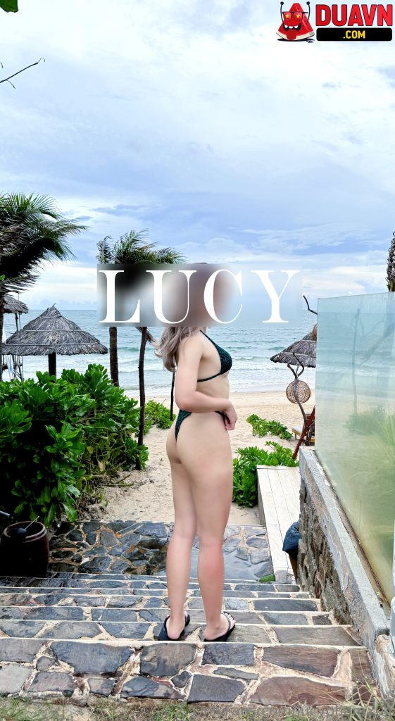 lucypham204 – Khoe thân chốn công cộng gạ địt trai trẻ