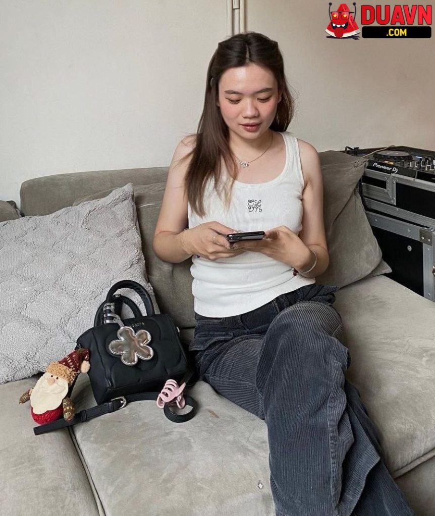 Em slave bị trói chân địt ná thở
