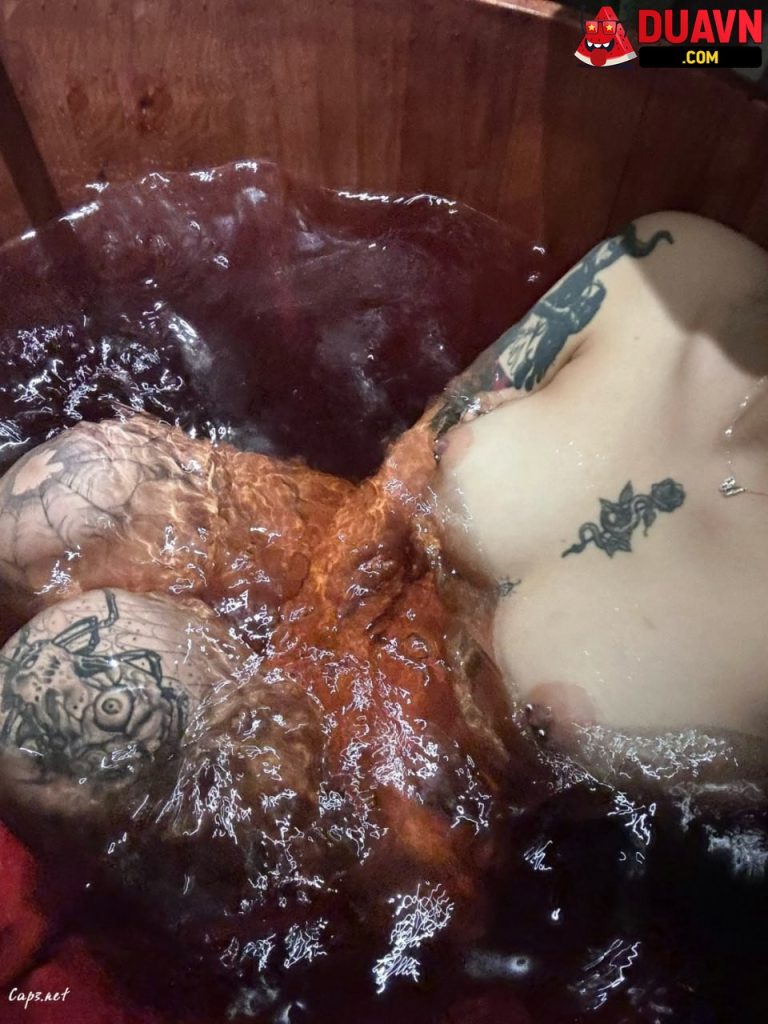 Tomchin2101 – Gái xăm mình thích khoe body nuột