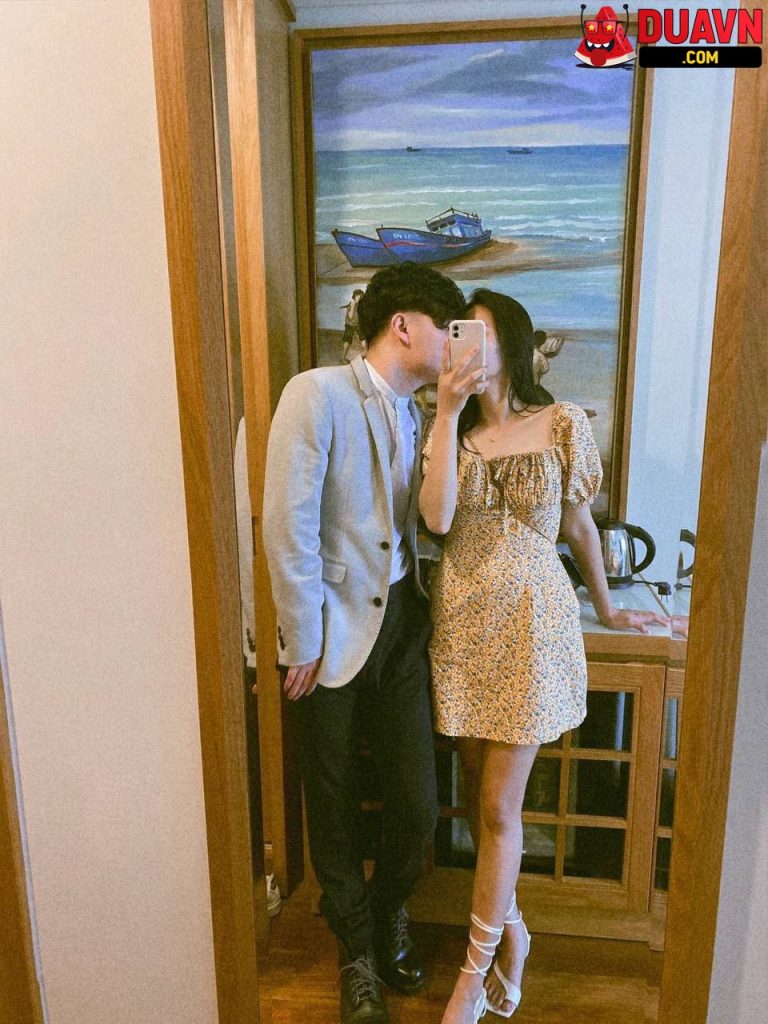 Em ghệ dâm thích bắn tinh lên mặt