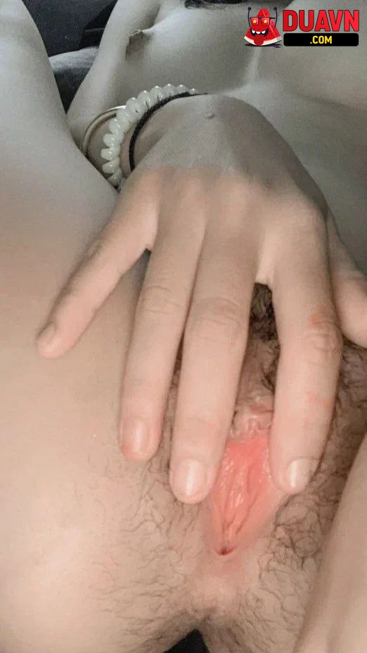 Kiều Anh – Khoe hàng kiếm tiền gặp trúng chim lợn