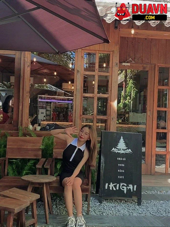 Kiều Anh – Khoe hàng kiếm tiền gặp trúng chim lợn