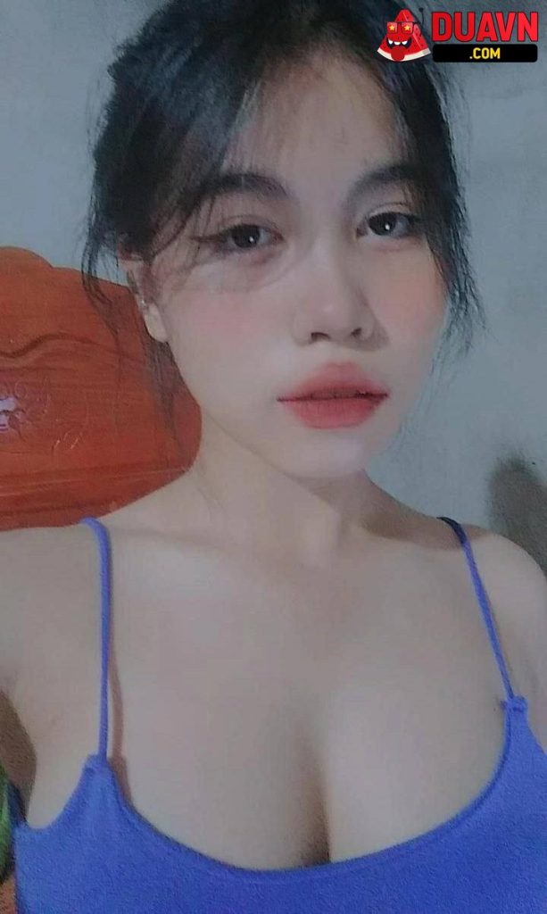 Em gái vùng cao da trắng vú to