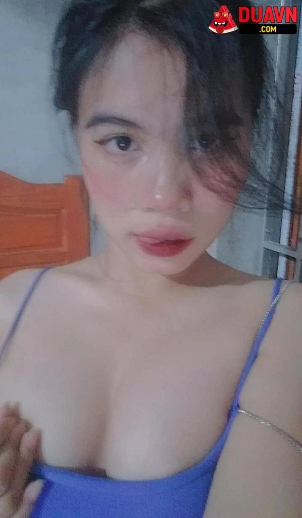 Em gái vùng cao da trắng vú to