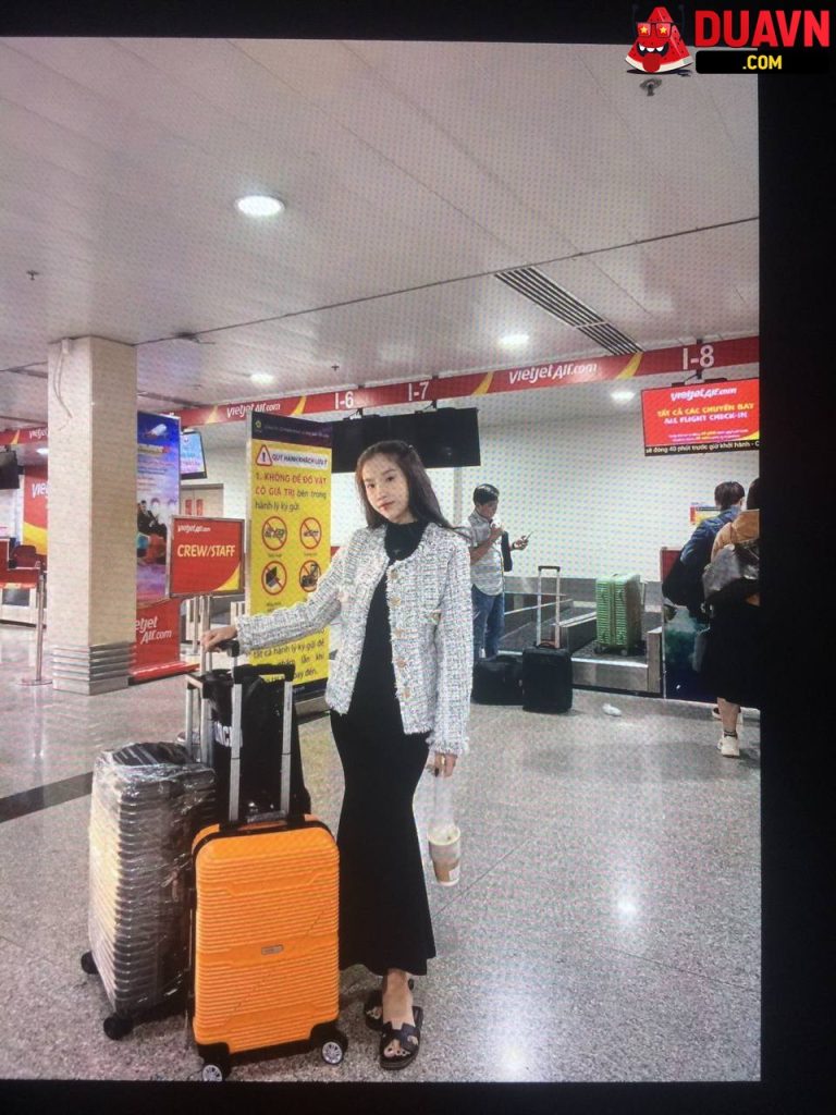 Em dáng ngon lộ clip nóng với bạn trai
