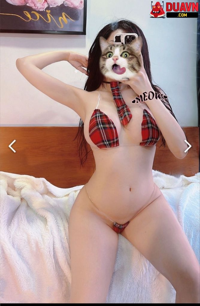 DollyHentai – Hotgirl vú to lộ clip thủ dâm khoe bím cực múp