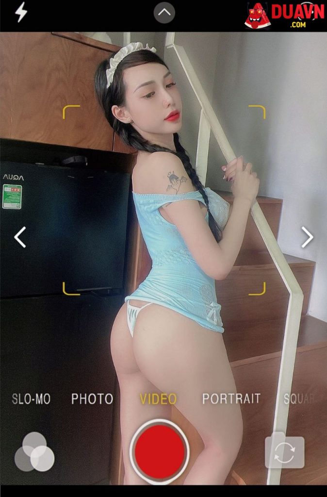 DollyHentai – Hotgirl vú to lộ clip thủ dâm khoe bím cực múp