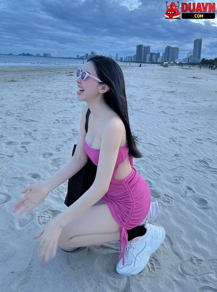 Lanh Nguyen – Hot girl Gia Lai lộ clip sex với bạn trai