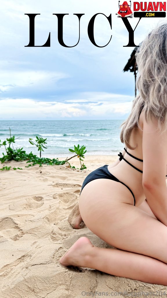 lucypham204 – Khoe thân chốn công cộng gạ địt trai trẻ